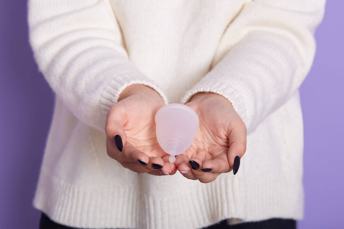How To Use A Menstrual Cup On The Go?
