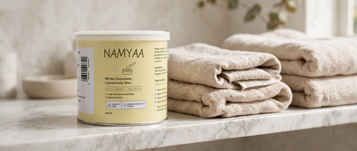 Namyaa White Chocolate Liposoluble Wax with natural beeswax and vegetable oil for long-lasting smoothness.